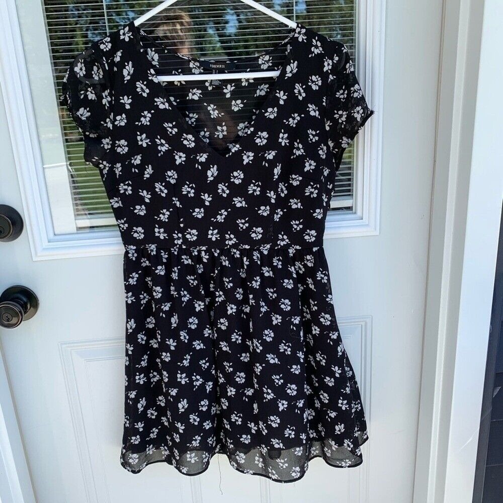 Forever 21 Floral Mini Dress -‎ Black White Print - Short Sleeve - Size S